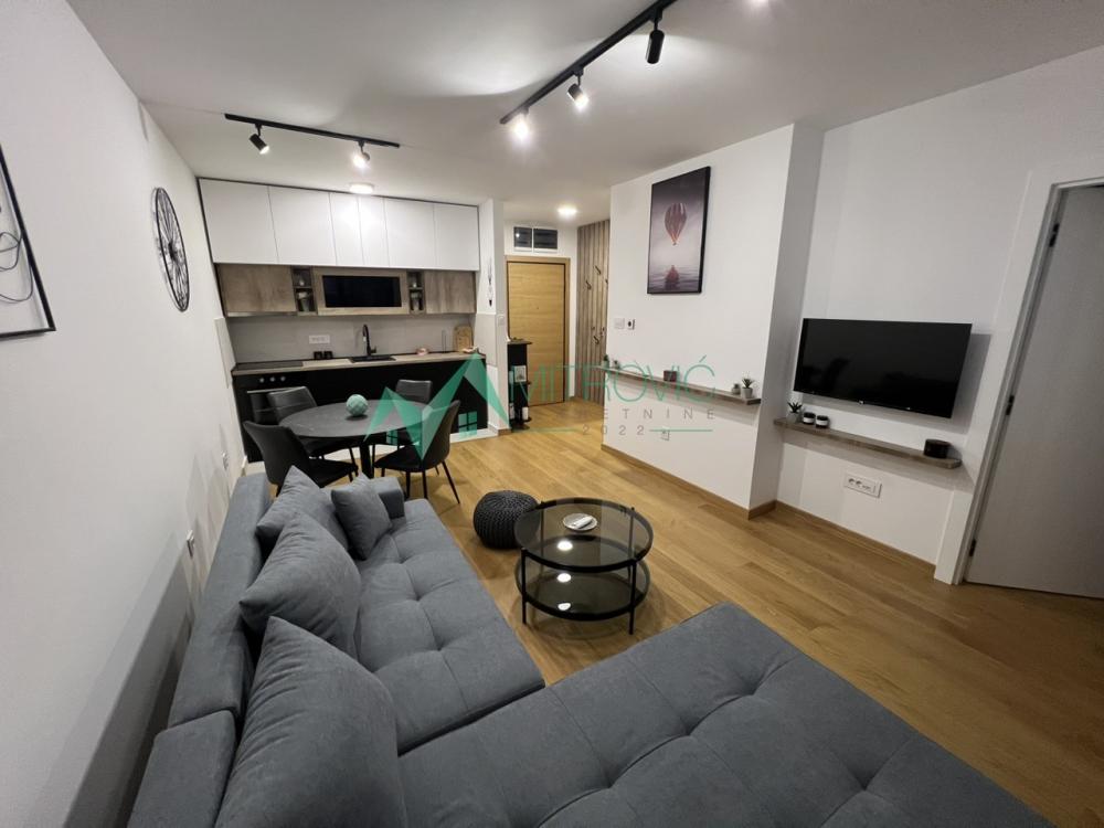 Slika 1 - Prodaja luksuznog stana Novi Sad, Salajka