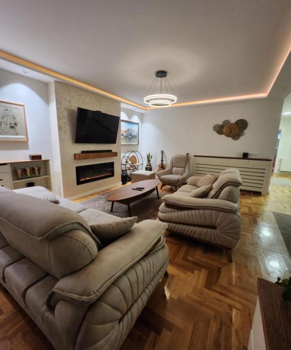 Slika 1 - Stan na dva nivoa u urbanoj vili na Telepu