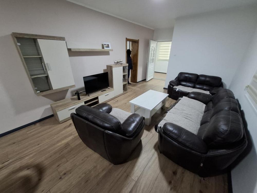 Slika 3 - Trosoban, 85m2, Klisa Novi Sad, sa terasom, sa parkingom