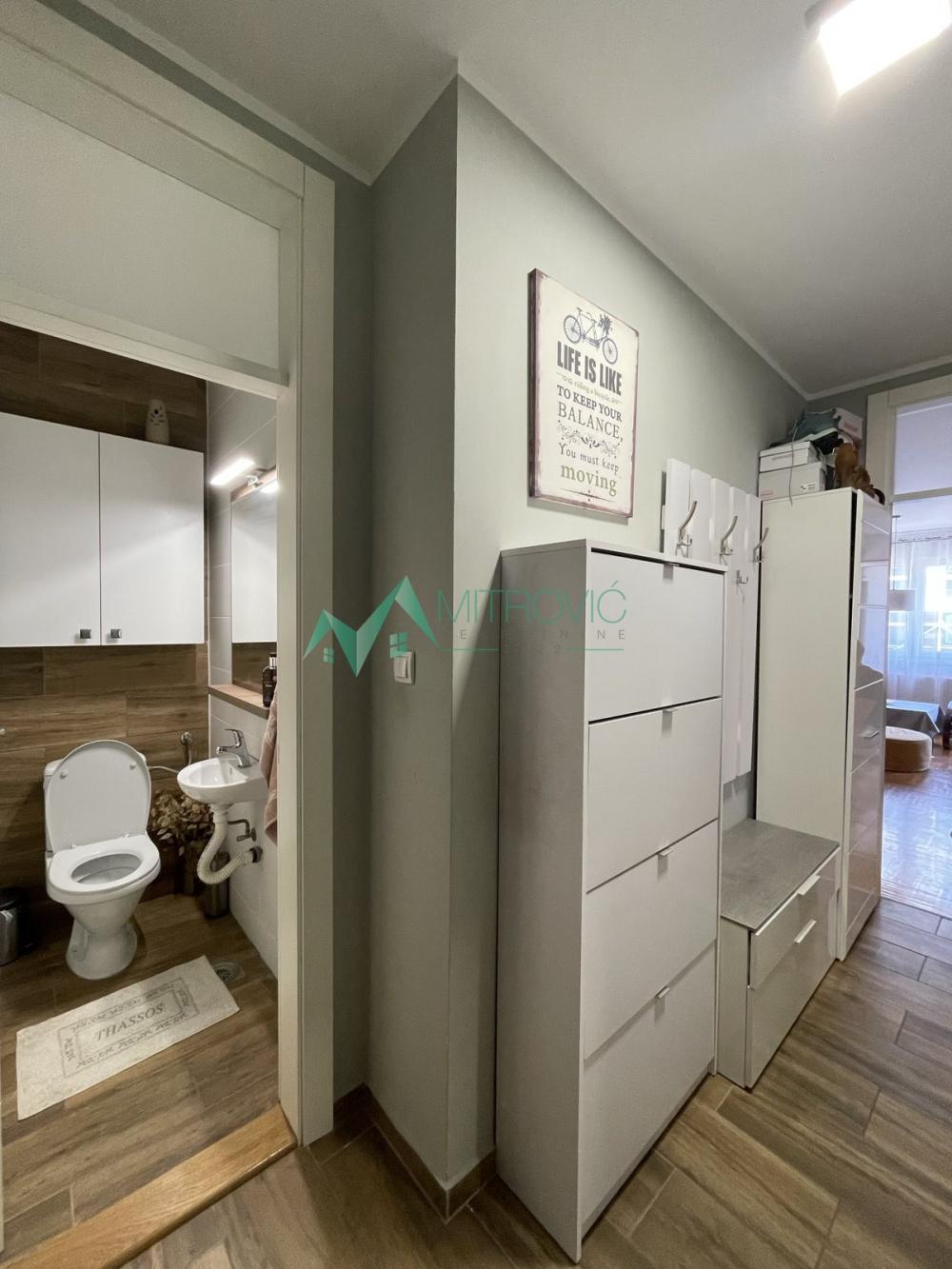 Slika 9 - Četvorosoban, 74m2, Telep Novi Sad, sa terasom, sa parkingom