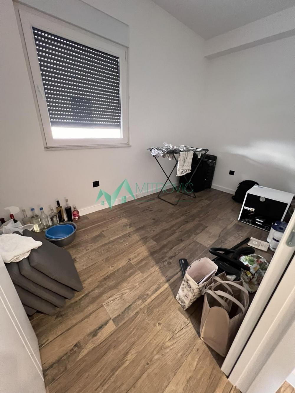 Slika 9 - Novi Sad, Veternička rampa - Namešten, komforan četvorosoban stan sa velikom krovnom terasom+ garaža + parking 