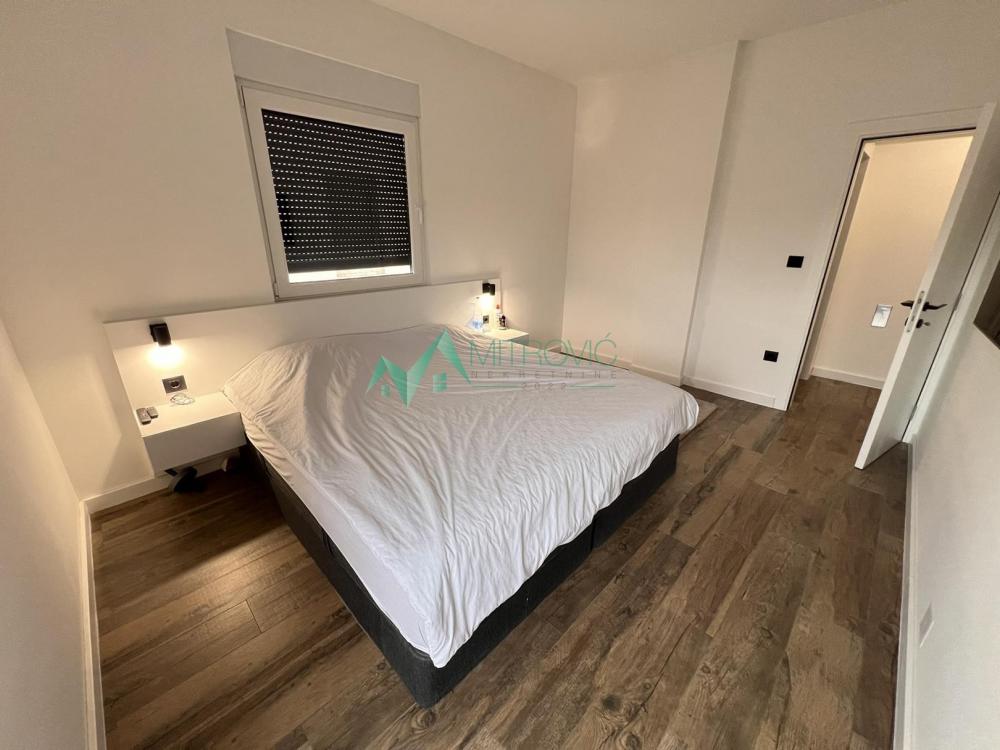 Slika 7 - Novi Sad, Veternička rampa - Namešten, komforan četvorosoban stan sa velikom krovnom terasom+ garaža + parking 