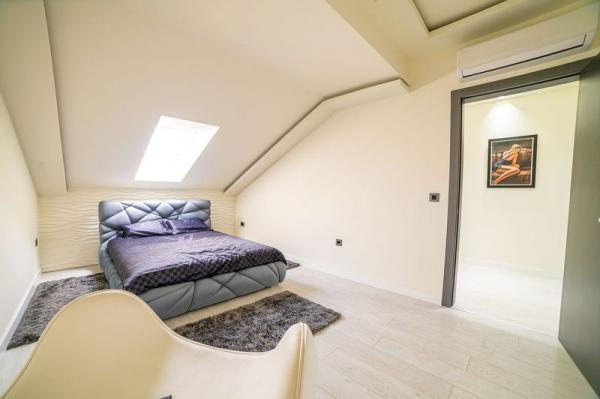 Slika 8 - Lux stan na potezu Zeleznicke stanice!