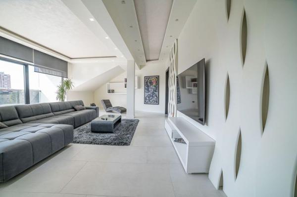 Slika 2 - Lux stan na potezu Zeleznicke stanice!