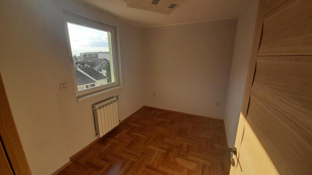 Slika 9 - Nov Trosoban Lux stan početak Telepa