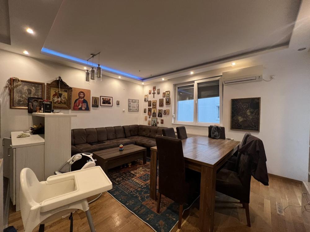 Glavna slika -Četvorosoban stan - Adice