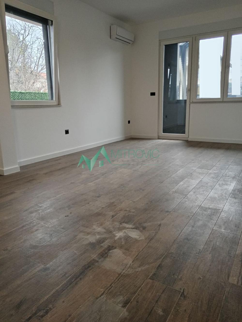 Glavna slika -Novi Sad, Veternička rampa - Nov, neuseljavan komforan četvorosoban stan sa parking mestom 