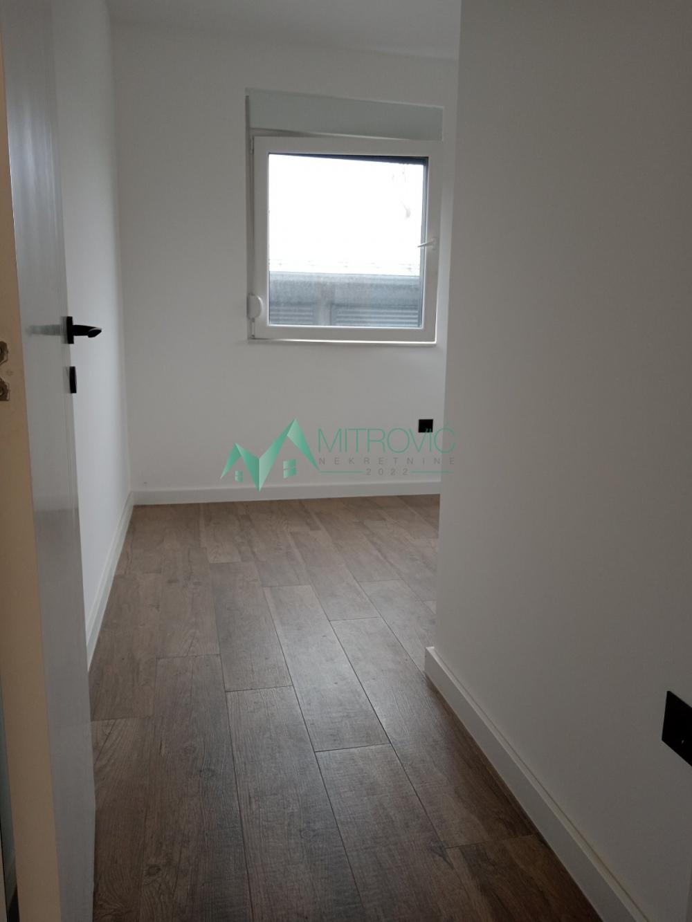 Slika 5 - Novi Sad, Veternička rampa - Nov, neuseljavan komforan četvorosoban stan sa parking mestom 