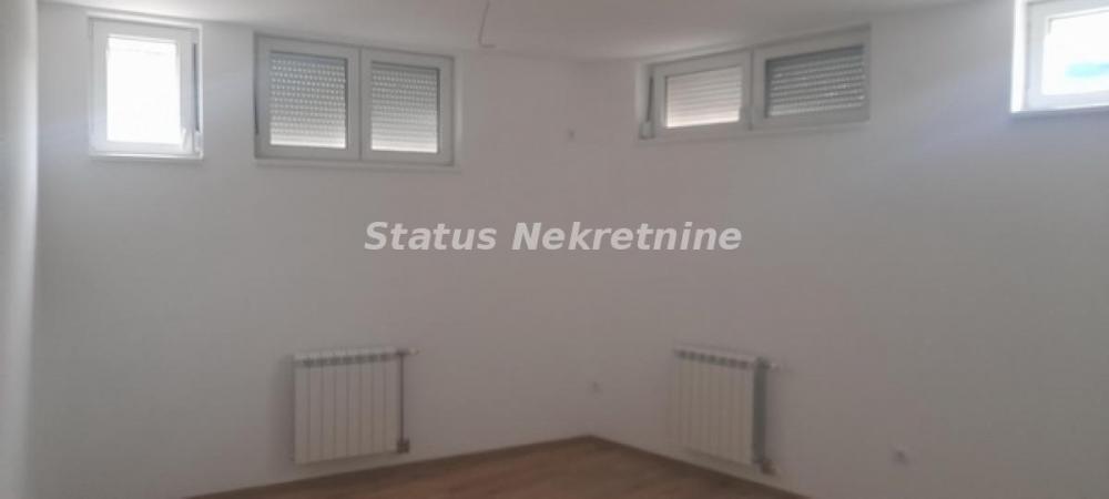 Glavna slika -Petrovaradin-Useljiv Jednoiposoban stan 50 m2 u Suterenu na Top Lokaciji--065/385 8880