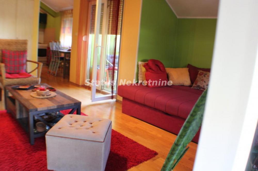 Slika 3 - Dvoiposoban, 59m2, Grbavica Novi Sad, sa terasom, ima lift