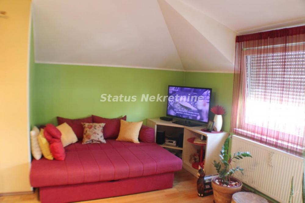 Slika 1 - Dvoiposoban, 59m2, Grbavica Novi Sad, sa terasom, ima lift