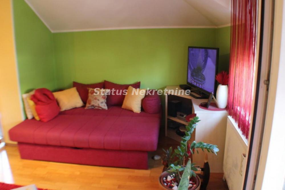 Slika 4 - Dvoiposoban, 59m2, Grbavica Novi Sad, sa terasom, ima lift