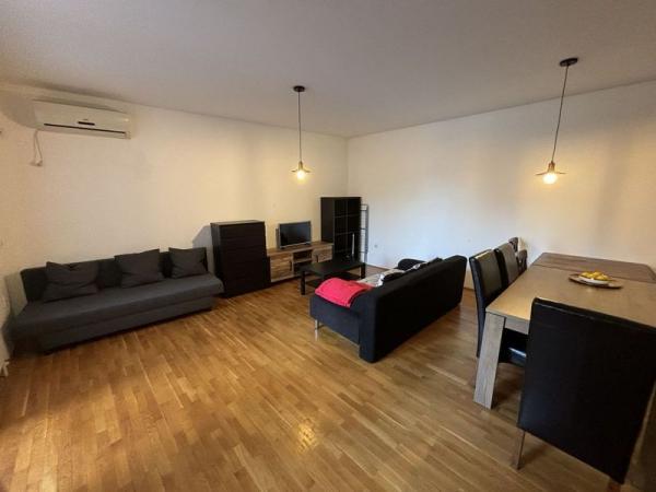 Glavna slika -Dvosoban komforan stan -socijalno!