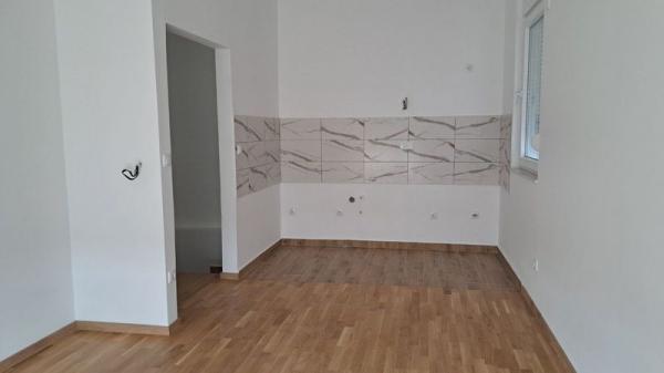 Slika 6 - Dvoiposoban stan na Novoj Detelinari.