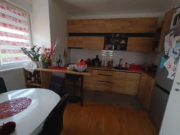 Slika 6 - Dvoiposoban odličan stan!