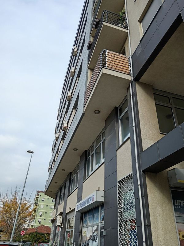 Slika 9 - Jednoiposoban, 43m2, Bulevar Evrope Novi Sad, ima lift