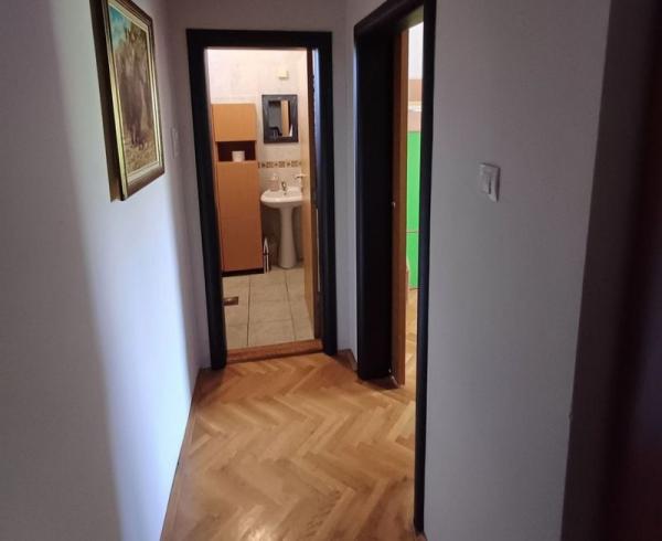 Slika 8 - Odličan trosoban stan na Novoj Detelinari!