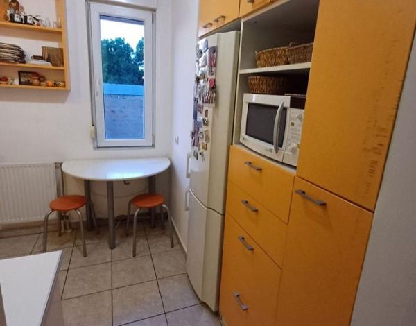 Slika 2 - Odličan trosoban stan na Novoj Detelinari!