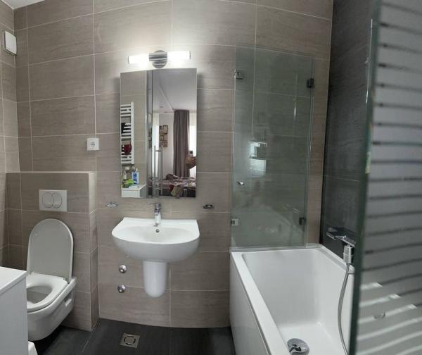 Slika 5 - Odličan četvorosoban stan na Bulevaru Evrope!