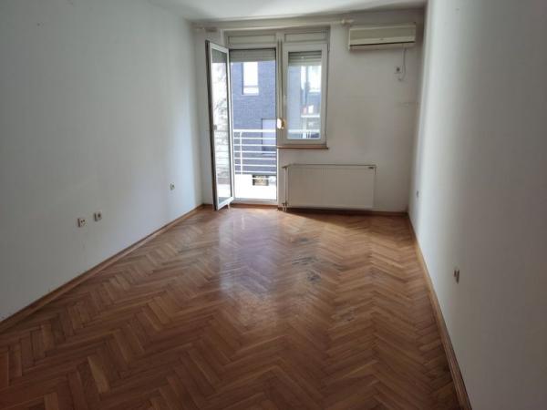 Slika 3 - Dvosoban, 55m2, Bulevar oslobođenja Novi Sad, sa terasom