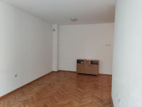 Slika 5 - Dvosoban, 55m2, Bulevar oslobođenja Novi Sad, sa terasom