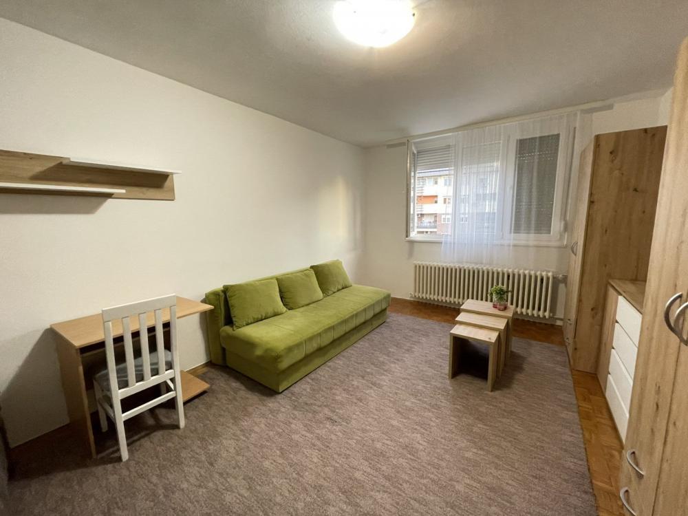 Glavna slika -Sajam, najtraženija lokacija za izdavanje 32m2 odličnog prostora - Šifra: 524687