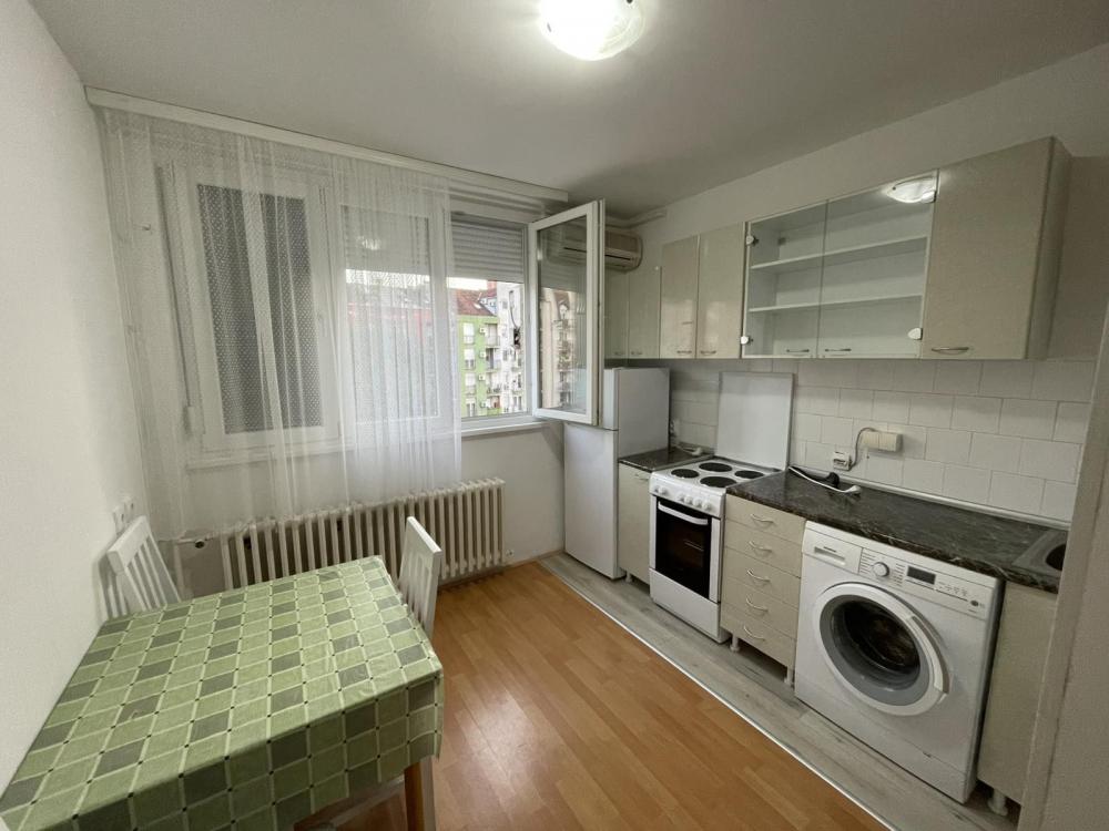 Slika 2 - Sajam, najtraženija lokacija za izdavanje 32m2 odličnog prostora - Šifra: 524687