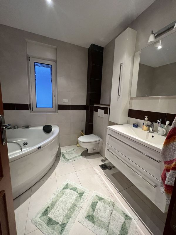 Slika 8 - Jedinstven četvorosoban stan sa garažom kod Banovine! š. 505774