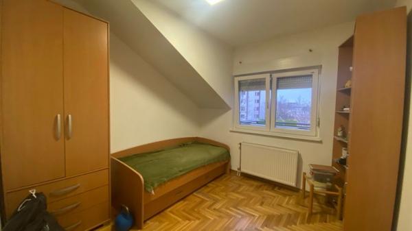 Slika 3 - Šestosoban odličan stan!