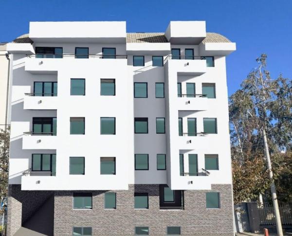 Glavna slika -Trosoban stan u lux izgradnji na Salajci.