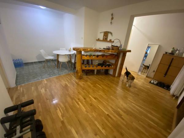 Slika 1 - Odličan trosoban stan na Novoj Detelinari!