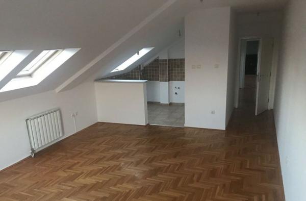 Slika 10 - Detelinara - četvorosoban - š. 512150