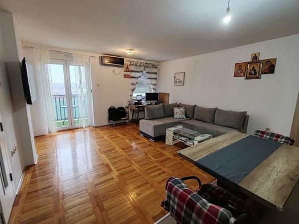 Glavna slika -Dvosoban, 49m2, Novo naselje Novi Sad, ima lift