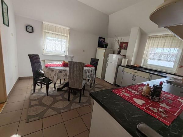 Slika 4 - Lep svetao stan Novo Naselje