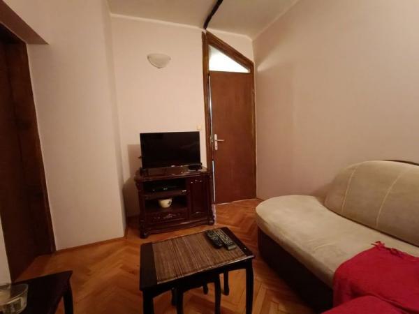 Slika 4 - Povoljan stan na Bulevaru!