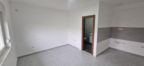 Slika 1 - Jednoiposoban, 28m2, Adice Novi Sad