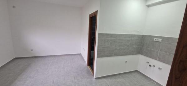 Slika 4 - Jednoiposoban, 28m2, Adice Novi Sad