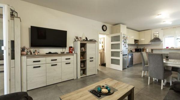 Glavna slika -Fantastičan nov stan u mirnom delu grada