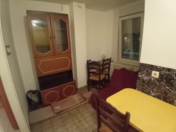 Slika 5 - Namešten stan na Novom Naselju. Jednosoban.