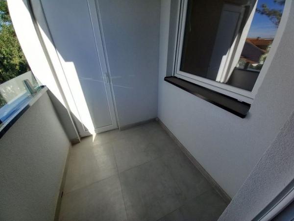 Slika 2 - Dvosoban, nov stan, na Telepu.