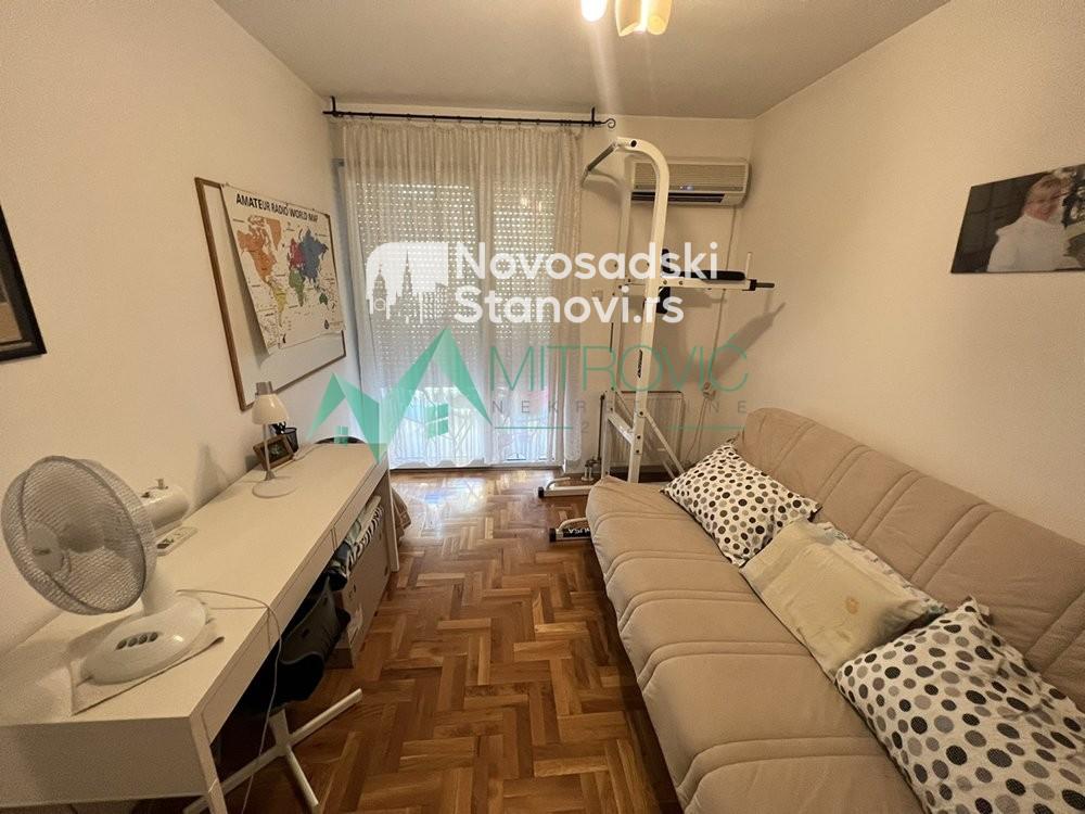 Slika 6 - Novi Sad, Grbavica - Komforan trosoban stan sa odličnim rasporedom, na jednoj od najatraktivnijih lokacija 