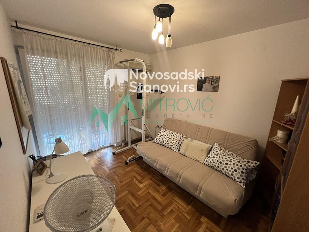 Slika 5 - Novi Sad, Grbavica - Komforan trosoban stan sa odličnim rasporedom, na jednoj od najatraktivnijih lokacija 