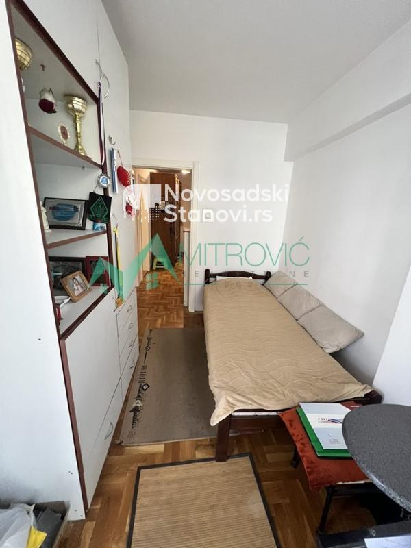 Slika 9 - Novi Sad, Grbavica - Komforan trosoban stan sa odličnim rasporedom, na jednoj od najatraktivnijih lokacija 