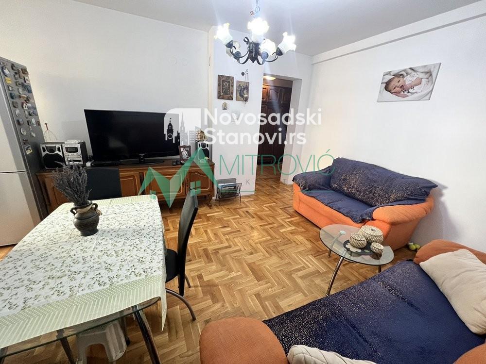 Slika 1 - Novi Sad, Grbavica - Komforan trosoban stan sa odličnim rasporedom, na jednoj od najatraktivnijih lokacija 