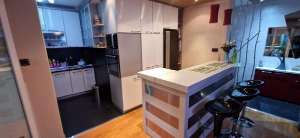 Slika 8 - Na prodaju lux-duplex na Bulevaru Patrijarha Pavla! š. 536988