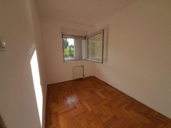 Slika 3 - Perfektan dvosoban stan kod Sajma! š. 427658