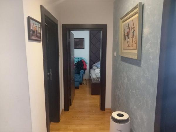 Slika 1 - Petosoban stan na Bulevaru Evrope!