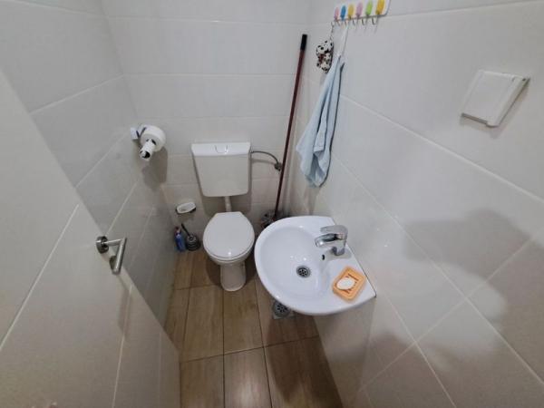 Slika 5 - Dvoiposoban porodičan stan!