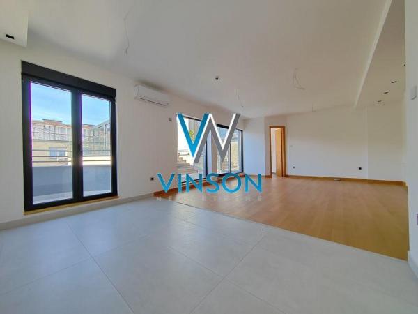 Slika 7 - Novi Sad, Cara Dušana - Četvorosoban stan sa bazenom ID#1000805