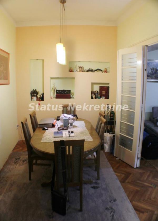 Slika 2 - Centar-Uknjižen Salonac 80 m2 u Pešačkoj Zoni-Cena Dogovor-065/385 8880